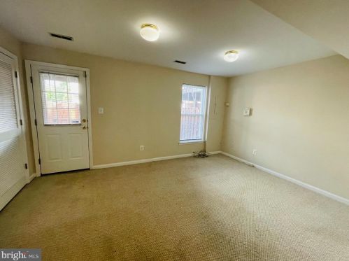 6424 Katherine Ann Ln, Springfield VA  22150-7834 exterior