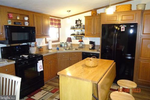 50 Shippensburg Mobile Est, Lees Cross Roads, PA 17257-9533