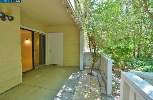 166 Farm Ln, Pacheco CA  94553-4185 exterior