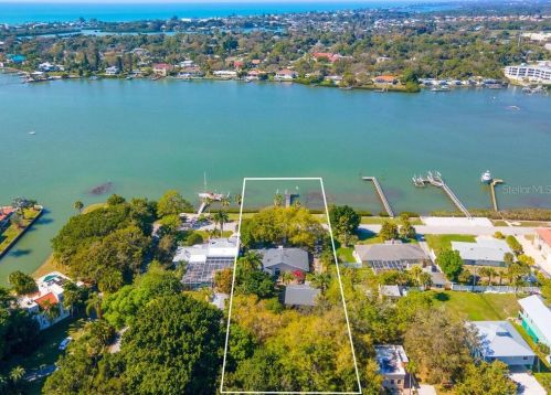 115 Sunset Dr, Nokomis, FL 34275-3144
