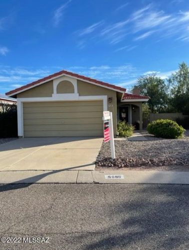 5085 Kingbird St, Tucson, AZ 85742-5116