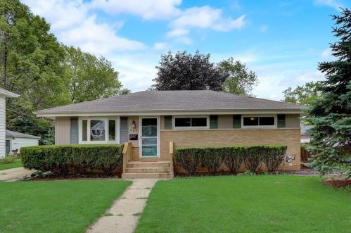 367 Gascoigne Dr, Waukesha, WI 53188-2406