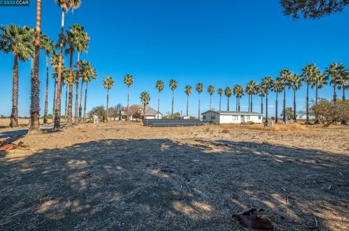 1900 Tule Ln, Oakley CA  94561-5088 exterior