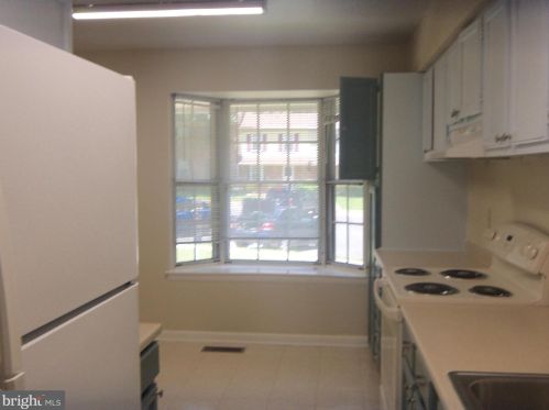6431 Old Scotts Ct, Springfield VA  22152-2167 exterior