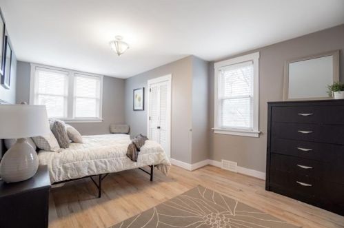 221 Questend Ave, Pittsburgh PA 15228-2461 exterior