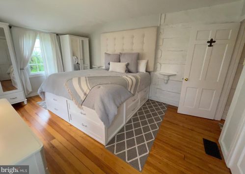 6745 Fayette St, Haymarket VA  20169-2916 exterior