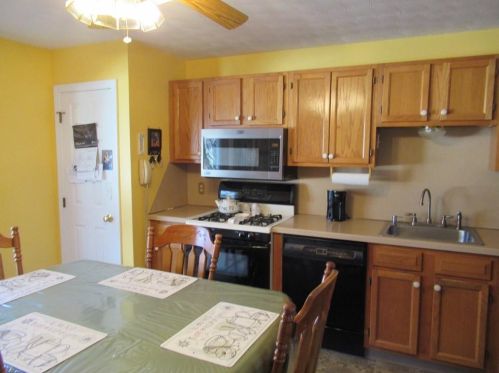 1156 Hartford Ave, Providence, RI 02919-7111