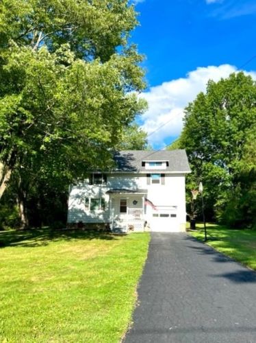 99 Crescent Dr, Hermitage, PA 16148-1745