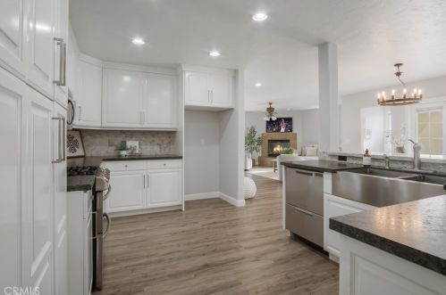 4264 Pepperwood Ave, Long Beach CA  90808-1534 exterior