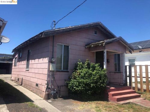 1037 83rd Ave, Oakland, CA 94621-1805