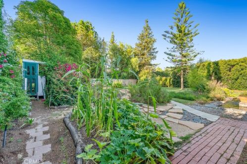 1278 Carmel Dr, Simi Valley CA  93065-4118 exterior