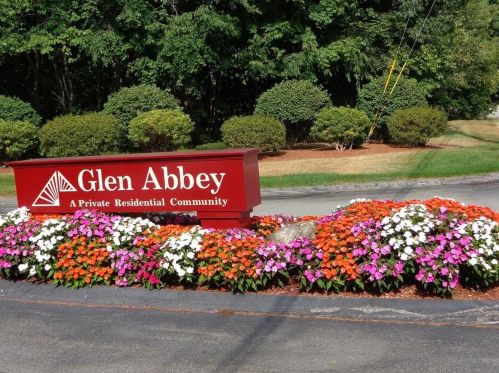 77 Dorchester Way, Nashua NH 03064-8121 exterior