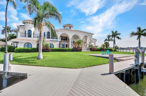 550 Alameda Ct, Marco Island FL  34145-5830 exterior