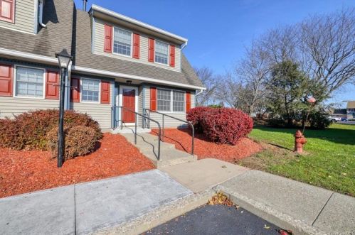 5 Wintergreen Ct, Montgomery, NY 12549-1256