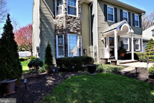 142 Canterbury Ln, Lansdale, PA 19446-6306