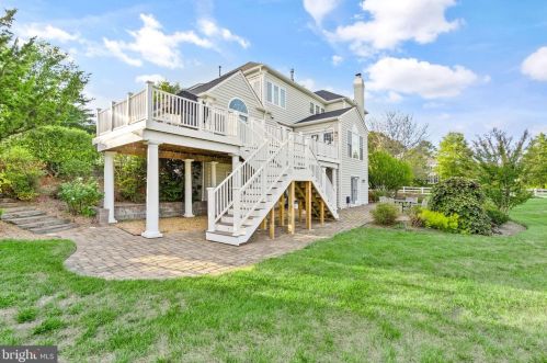 20906 Mcintosh Pl, Leesburg VA  20175-6372 exterior