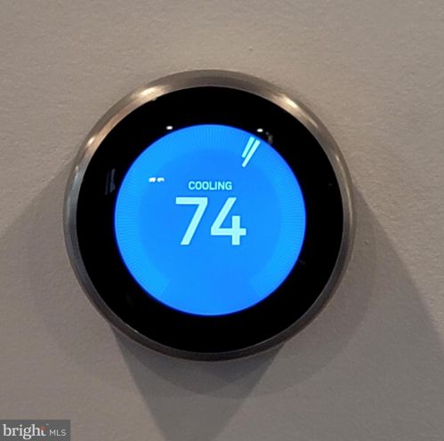 6912 Westlawn Dr, Falls Church VA  22042-2653 exterior