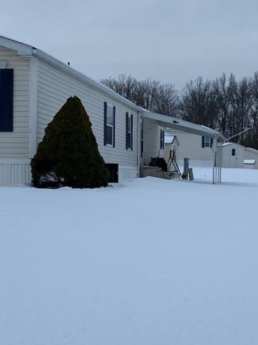 1601 Jr Dr, Grove City, PA 16127-9303