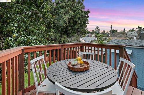 5333 El Camile Ave, Oakland CA  94619-3210 exterior