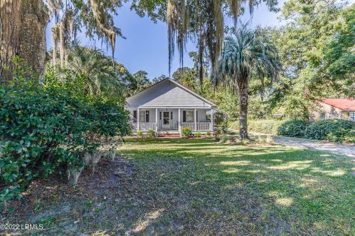 300 Battery Creek Rd, Beaufort, SC 29902-5942