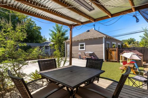 293 Valley St, Willits CA  95490-3623 exterior