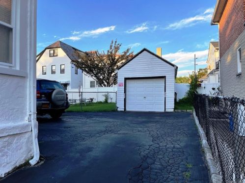 311 Rich Ave, Mount Vernon NY  10552-3010 exterior