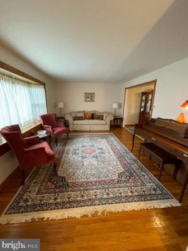 233 Sharpless Rd, Southampton, PA 18966-3346