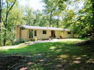 7436 Drake Rd, Cincinnati, OH 45243-1422