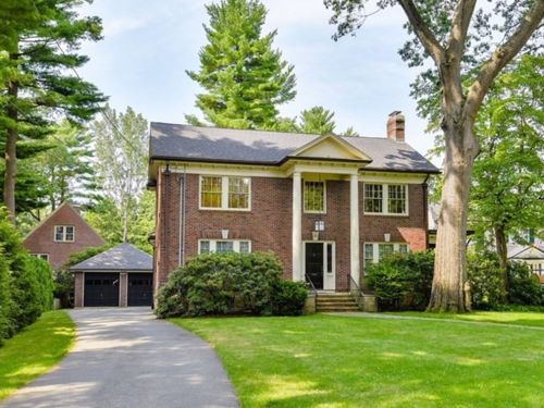 49 Hinckley Rd, Milton, MA 02186-1625