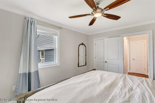 300 Deal Lake Dr, Tinton Falls NJ  07712-5136 exterior