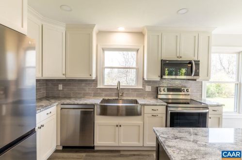 2514 Thomas Jefferson Pkwy, Bybee, VA 22963-4808