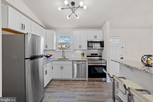 8335 Collins Ave, Camden NJ  08109-3568 exterior