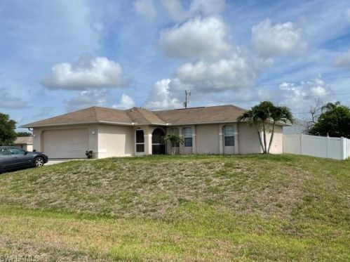 1009 14th Ter, Cape Coral, FL 33909-1498