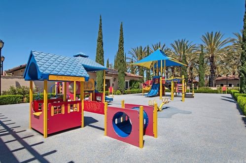 121 Blaze, Irvine CA  92618-1507 exterior