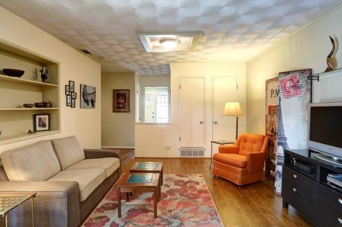 9905 Estate Ln, Dallas TX  75238-2130 exterior