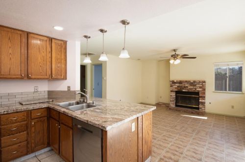 2836 Marsh Creek Ln, Riverbank CA  95367-3828 exterior