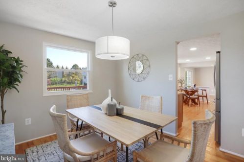 10624 Cavalcade St, Great Falls VA  22066-2427 exterior