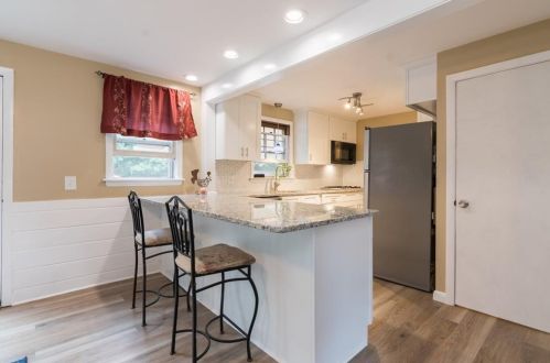 135 Brookside Dr, North Kingstown RI  02852-2005 exterior