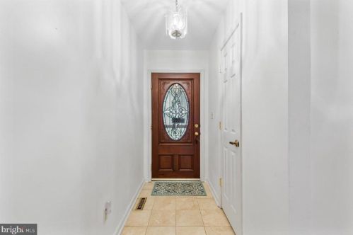 1003 Lakeview Pkwy, Locust Grove, VA 22508-5257
