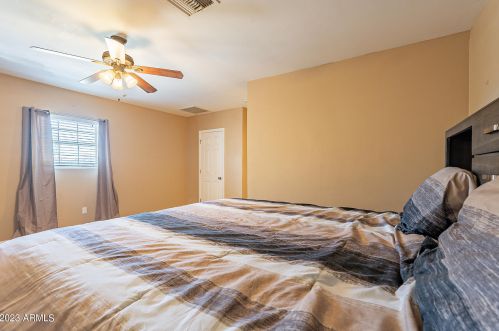 8142 11th Pl, Phoenix AZ  85020-3716 exterior