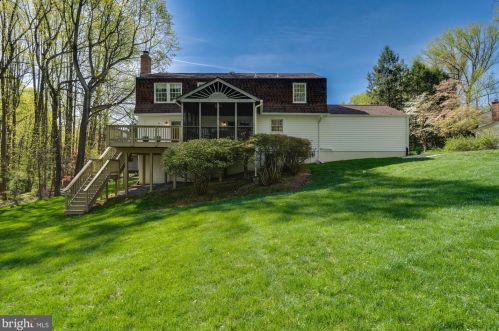 12302 Westwood Hills Dr, Herndon, VA 20171-1507