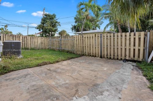 48 7 St, Dania Beach FL  33004-2306 exterior