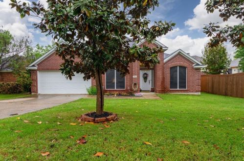 7513 Sunburst Trl, Denton, TX 76210-5217