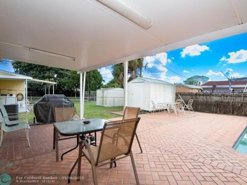 934 72nd St, Hialeah FL  33014-5226 exterior