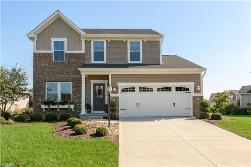 2842 Wickford Ave, Canton, OH 44708-1071