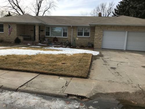 1403 Jackson St, Lexington, NE 68850-1414