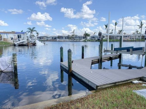 17631 Bryan Ct, Fort Myers Beach, FL 33931-7104