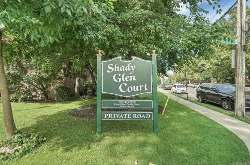 450 Pelham Rd, New Rochelle NY  10805-1836 exterior