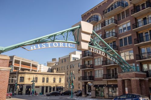 102 Water St, Milwaukee WI 53202-6054 exterior