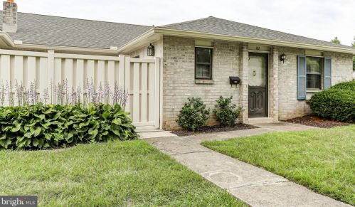 142 Valleybrook Dr, Lancaster, PA 17601-4619